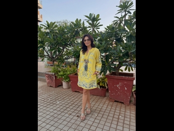  alt="Roshni Chopra"