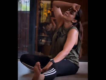  alt="Akshara Singh"