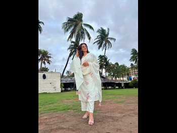  alt="Akshara Singh"