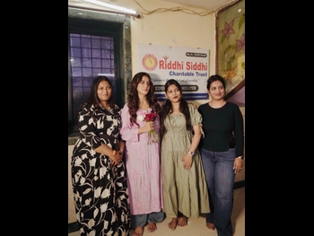  alt="Akshara Singh"