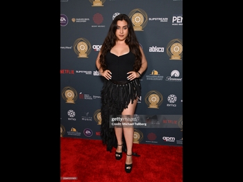  alt="Lauren Jauregui"