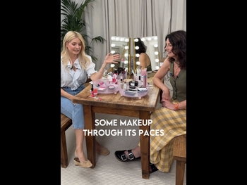  alt="Holly Willoughby"