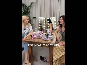  alt="Holly Willoughby"