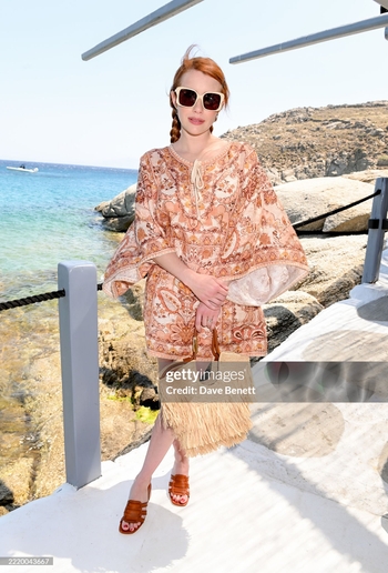 Emma Roberts (II)