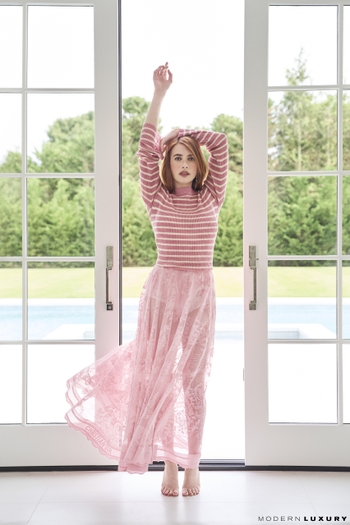 Emma Roberts (II)