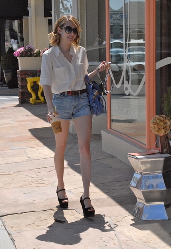 Emma Roberts (II)