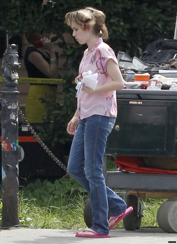 Emma Roberts (II)