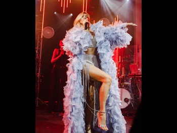  alt="Vera Brezhneva"