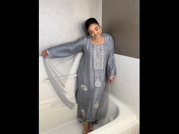  alt="Sanam Jung"