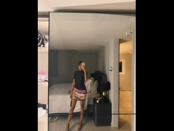  alt="Elodie"