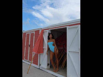  alt="Zaira Nara"