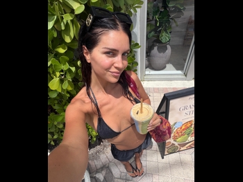  alt="Zaira Nara"
