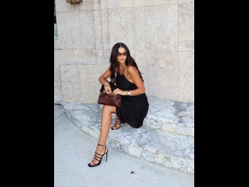  alt="Zaira Nara"