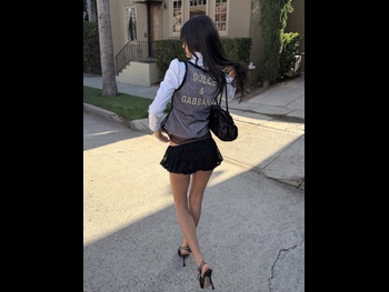  alt="Elisha Herbert"