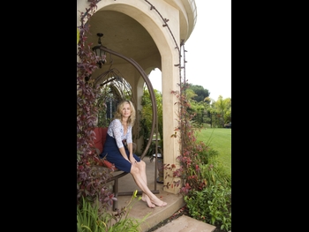  alt="Eileen Davidson (i)"