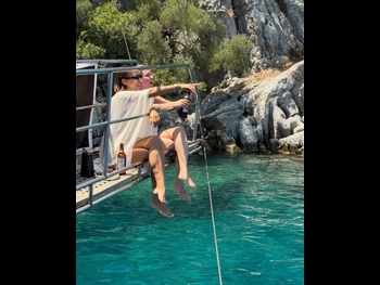  alt="Zeynep Bastik"