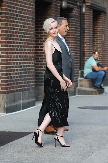 Julia Garner