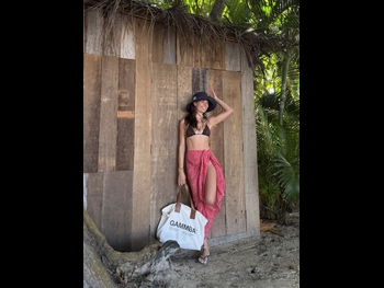  alt="Isis Valverde"