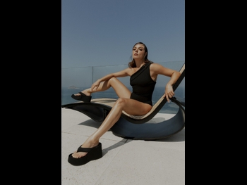  alt="Isis Valverde"