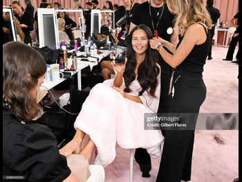  alt="Adriana Lima"