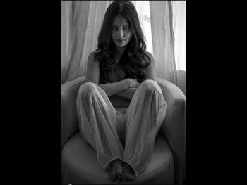  alt="Riya Sen"