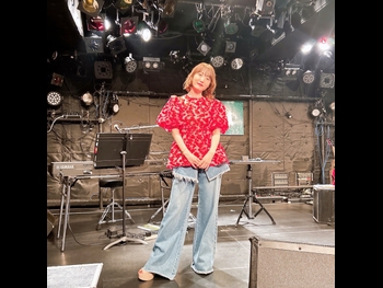  alt="Kana Hanazawa"