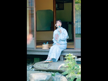  alt="Kana Hanazawa"