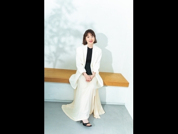  alt="Kana Hanazawa"