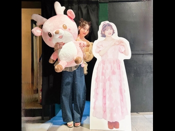  alt="Kana Hanazawa"