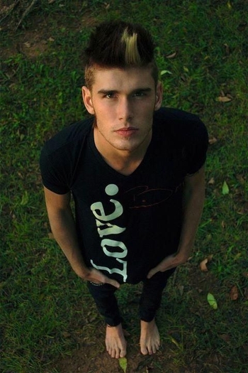 Colton Dixon