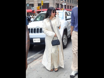 alt="Kourtney Kardashian"