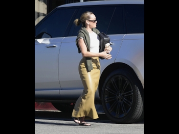  alt="Hilary Duff"