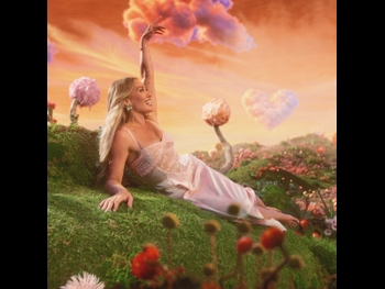  alt="Hilary Duff"