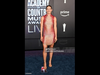  alt="Caroline Jones"