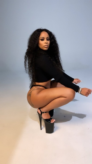 Alexis Skyy