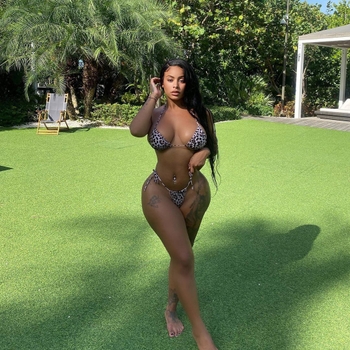 Alexis Skyy