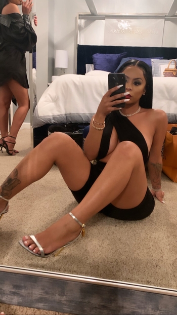 Alexis Skyy