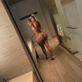 Alexis Skyy