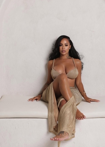 Alexis Skyy