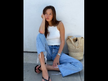  alt="Lily Chee"