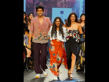  alt="Aahana Kumra"