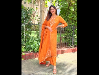  alt="Aahana Kumra"