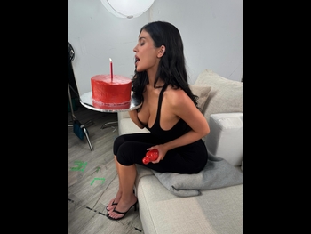  alt="Kylie Jenner"