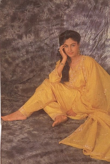 Ayesha Jhulka