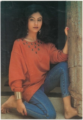 Ayesha Jhulka