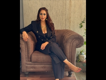  alt="Chahat Khanna"