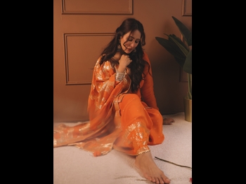  alt="Chahat Khanna"