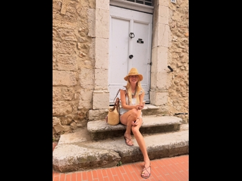  alt="Nicole Neumann (i)"