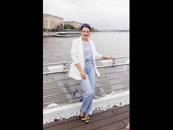  alt="Anna Peskova"