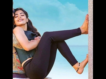  alt="Rashmika Mandanna"